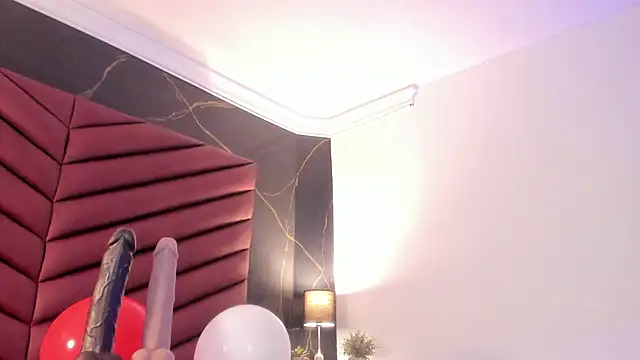 Snapshot of ValerySex_ chatting on 02-13-26, 07:21 ValerySex online show from 02-13-26, 07:21