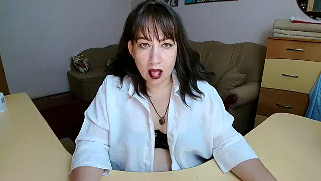 Lucretia Goldi  online show from 09-13-25, 04:29