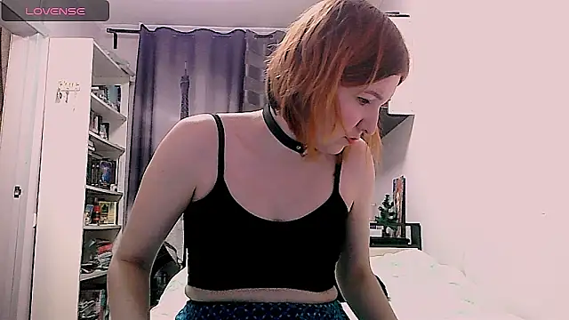 Snapshot of BrattyFoxyGirl chatting on 01-24-25, 12:41 BrattyFoxyGirl online show from 01-24-25, 12:41