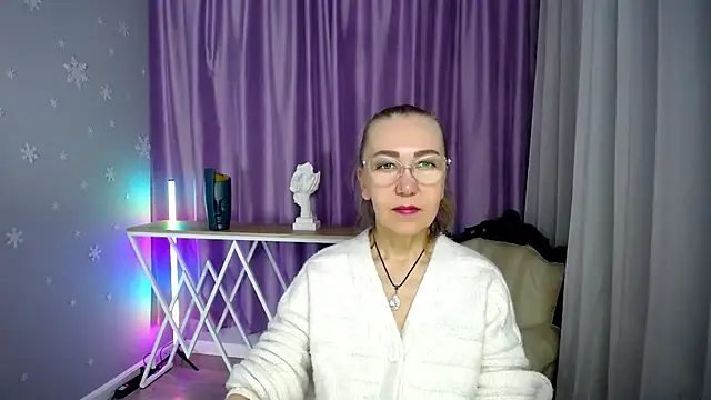 queen a n i online show from 09-23-25, 10:51