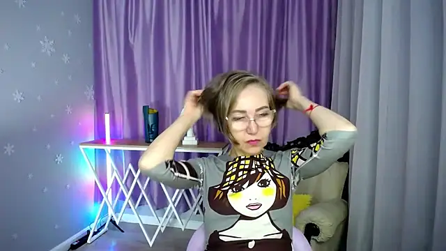 queen a n i online show from 10-26-25, 09:59