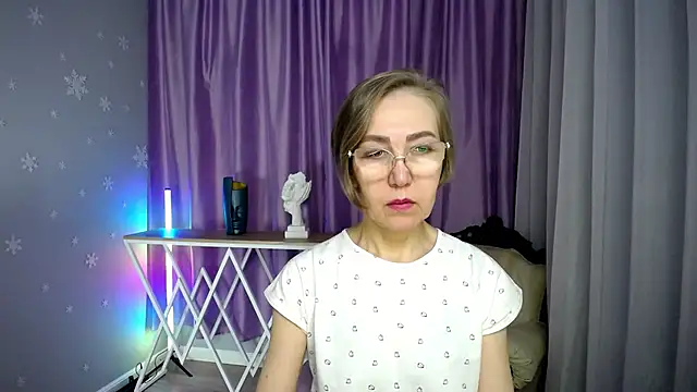 queen a n i online show from 11-13-25, 08:57