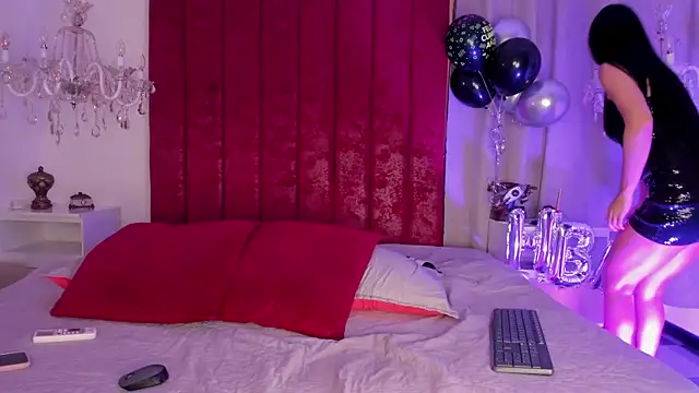 Selenee- online show from 12-18-25, 05:19