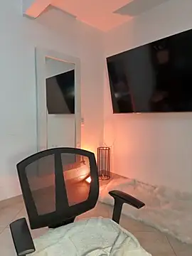 kem hott online show from 10-20-25, 05:30