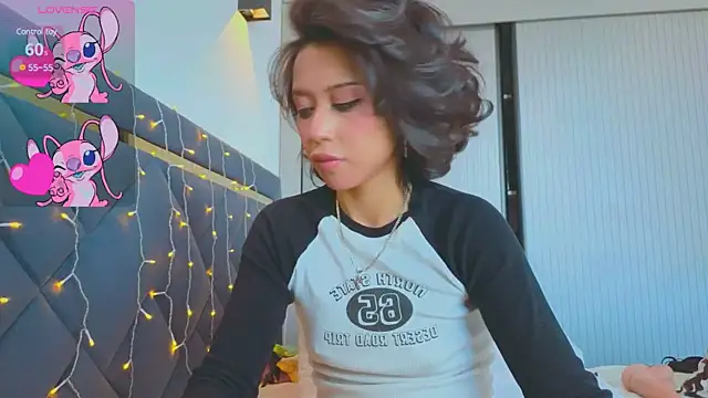 Mia Tin online show from 01-12-25, 06:39