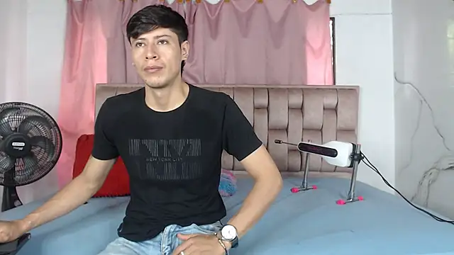 Snapshot of Sexytaty2022 chatting on 02-16-26, 01:07 Sexytaty2022 online show from 02-16-26, 01:07