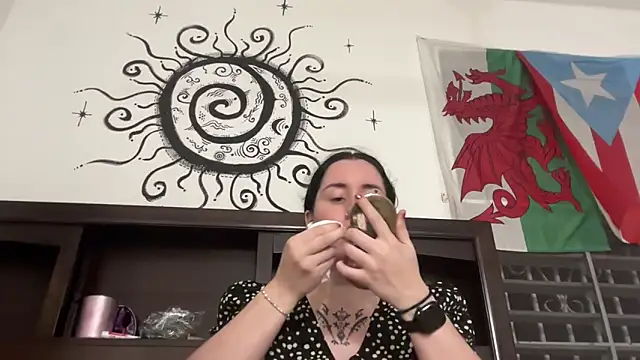 Snapshot of poppergirl69 chatting on 10-26-25, 12:38 poppergirl69 online show from 10-26-25, 12:38