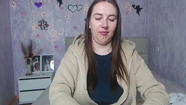 Snapshot of KaleyReed chatting on 02-26-25, 03:41 KaleyReed online show from 02-26-25, 03:41