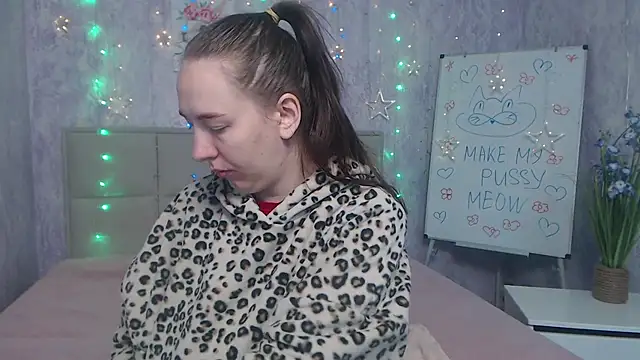 Snapshot of KaleyReed chatting on 10-02-25, 05:47 KaleyReed online show from 10-02-25, 05:47