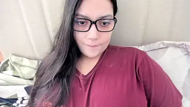 Snapshot of roniewester chatting on 01-16-26, 01:26 roniewester online show from 01-16-26, 01:26