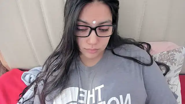 Snapshot of roniewester chatting on 02-08-26, 02:31 roniewester online show from 02-08-26, 02:31