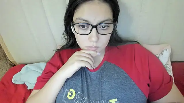 Snapshot of roniewester chatting on 02-10-26, 02:48 roniewester online show from 02-10-26, 02:48