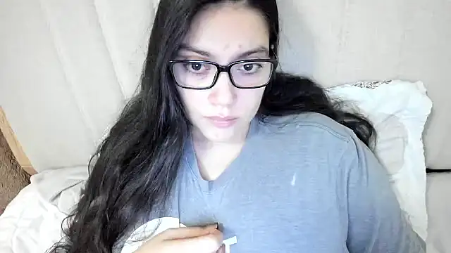 Snapshot of roniewester chatting on 02-28-26, 02:45 roniewester online show from 02-28-26, 02:45