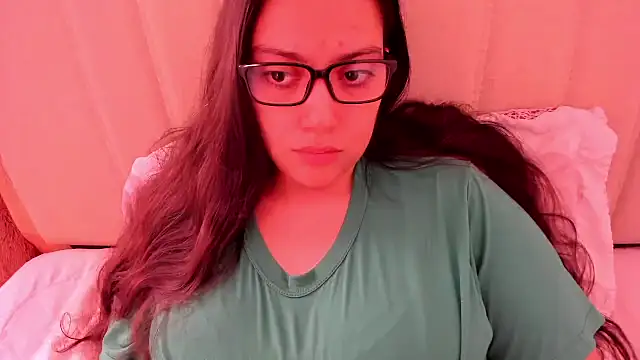 Snapshot of roniewester chatting on 03-01-26, 02:30 roniewester online show from 03-01-26, 02:30