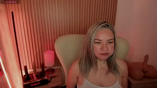 MarianL0ve online show from 02-07-25, 01:43