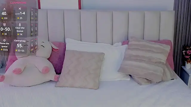 Snapshot of Skcarlet_beckett chatting on 12-15-25, 04:22 Skcarlet beckett online show from 12-15-25, 04:22