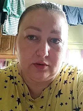 Snapshot of Rini333 chatting on 10-18-25, 09:43 Rini333 online show from 10-18-25, 09:43