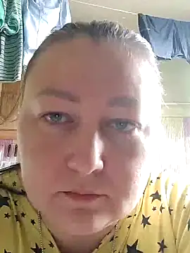 Snapshot of Rini333 chatting on 10-19-25, 08:15 Rini333 online show from 10-19-25, 08:15