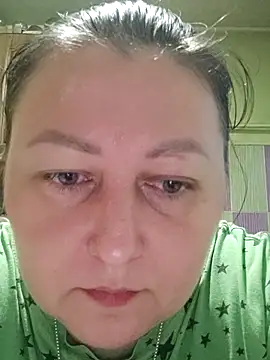 Snapshot of Rini333 chatting on 10-24-25, 02:35 Rini333 online show from 10-24-25, 02:35