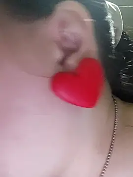 Snapshot of Rini333 chatting on 10-29-25, 02:30 Rini333 online show from 10-29-25, 02:30