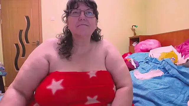 Snapshot of HugeTits chatting on 12-03-25, 01:35 HugeTits online show from 12-03-25, 01:35