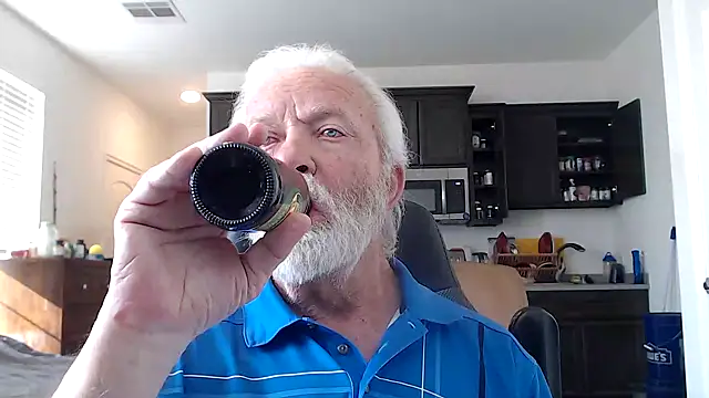 Snapshot of rockpoint69 chatting on 12-10-24, 06:38 rockpoint69 online show from 12-10-24, 06:38