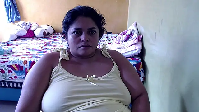 Snapshot of yulieth_bbw chatting on 10-16-25, 07:04 yulieth bbw online show from 10-16-25, 07:04