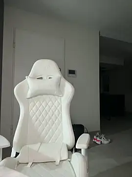 HannaXLove online show from 12-21-25, 09:11