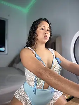 Snapshot of Shara_dreams chatting on 10-12-25, 11:15 Shara dreams online show from 10-12-25, 11:15