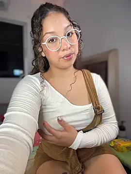 Snapshot of Shara_dreams chatting on 12-02-25, 11:34 Shara dreams online show from 12-02-25, 11:34