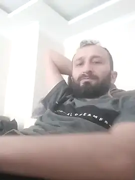 Snapshot of Yaramaz331 chatting on 03-21-25, 11:44 Yaramaz331 online show from 03-21-25, 11:44