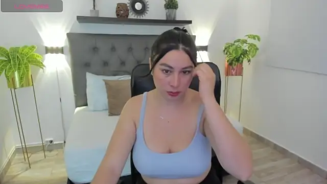 Snapshot of bella_99_ chatting on 03-07-26, 12:02 bella 99 online show from 03-07-26, 12:02