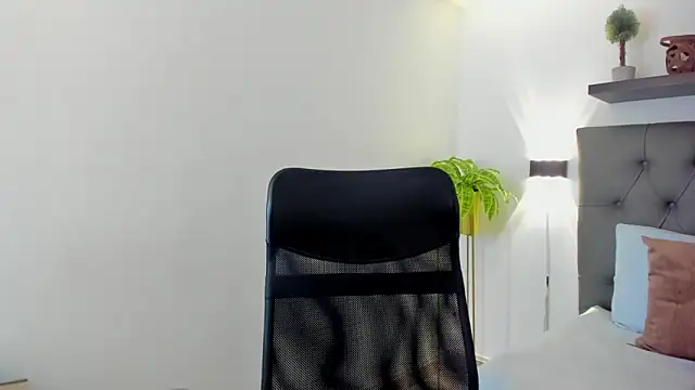 Snapshot of bella_99_ chatting on 04-09-26, 11:26 bella 99 online show from 04-09-26, 11:26