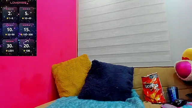 Snapshot of Pocahontas_d chatting on 02-10-25, 06:31 Pocahontas d online show from 02-10-25, 06:31