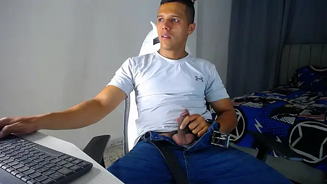 DavidAngell7 online show from 12-18-25, 04:51