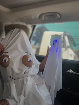 sexi noemi online show from 10-31-25, 02:07