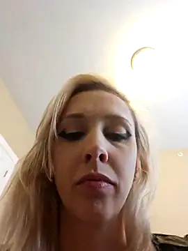 AmethystFoxx online show from 10-20-25, 06:52