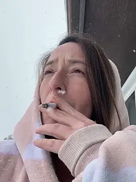 Mini And The Bear online show from 02-20-26, 06:08