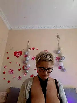 BellaBellaHot online show from 10-05-25, 09:40