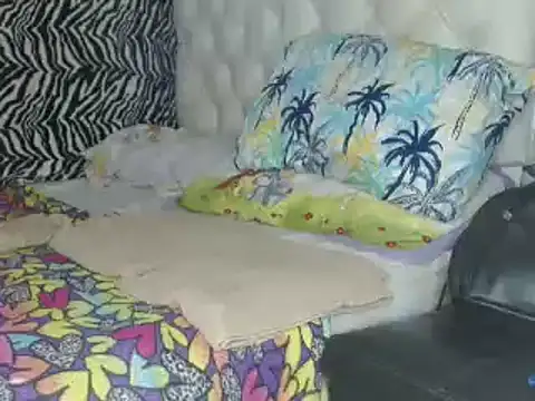 sharlot003 online show from 02-07-25, 12:17