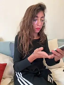 Snapshot of amanilouve chatting on 10-27-25, 12:09 amanilouve online show from 10-27-25, 12:09