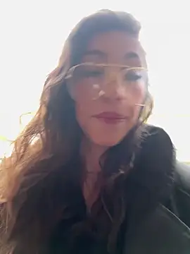 Snapshot of amanilouve chatting on 11-06-25, 11:55 amanilouve online show from 11-06-25, 11:55