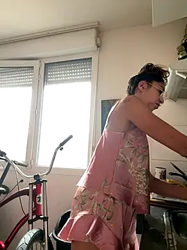 Snapshot of amanilouve chatting on 11-14-25, 09:52 amanilouve online show from 11-14-25, 09:52