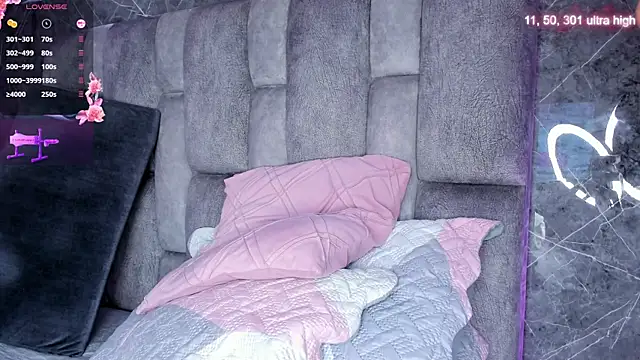 emily fox1 online show from 11-22-25, 12:04