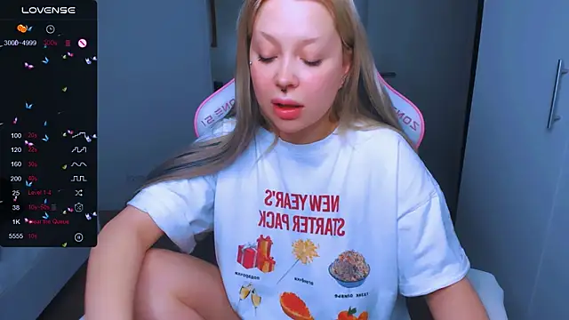 MonaLauu online show from 01-16-25, 02:51