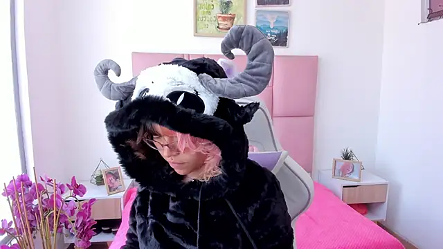 katalina garcia online show from 02-10-26, 03:38