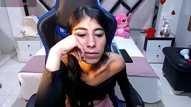 Snapshot of lady_Ary_xx chatting on 12-28-24, 09:30 lady Ary xx online show from 12-28-24, 09:30