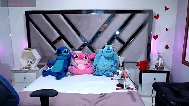 Snapshot of lady_Ary_xx chatting on 01-01-25, 12:00 lady Ary xx online show from 01-01-25, 12:00