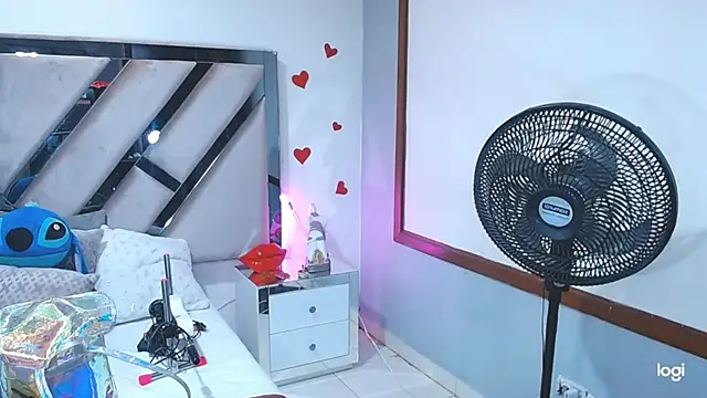 Snapshot of lady_Ary_xx chatting on 01-26-25, 10:13 lady Ary xx online show from 01-26-25, 10:13