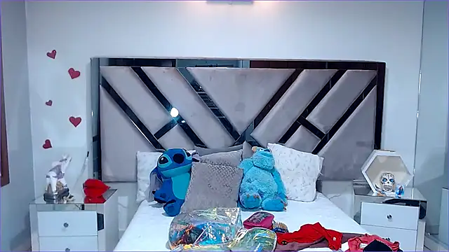 Snapshot of lady_Ary_xx chatting on 02-04-25, 09:10 lady Ary xx online show from 02-04-25, 09:10